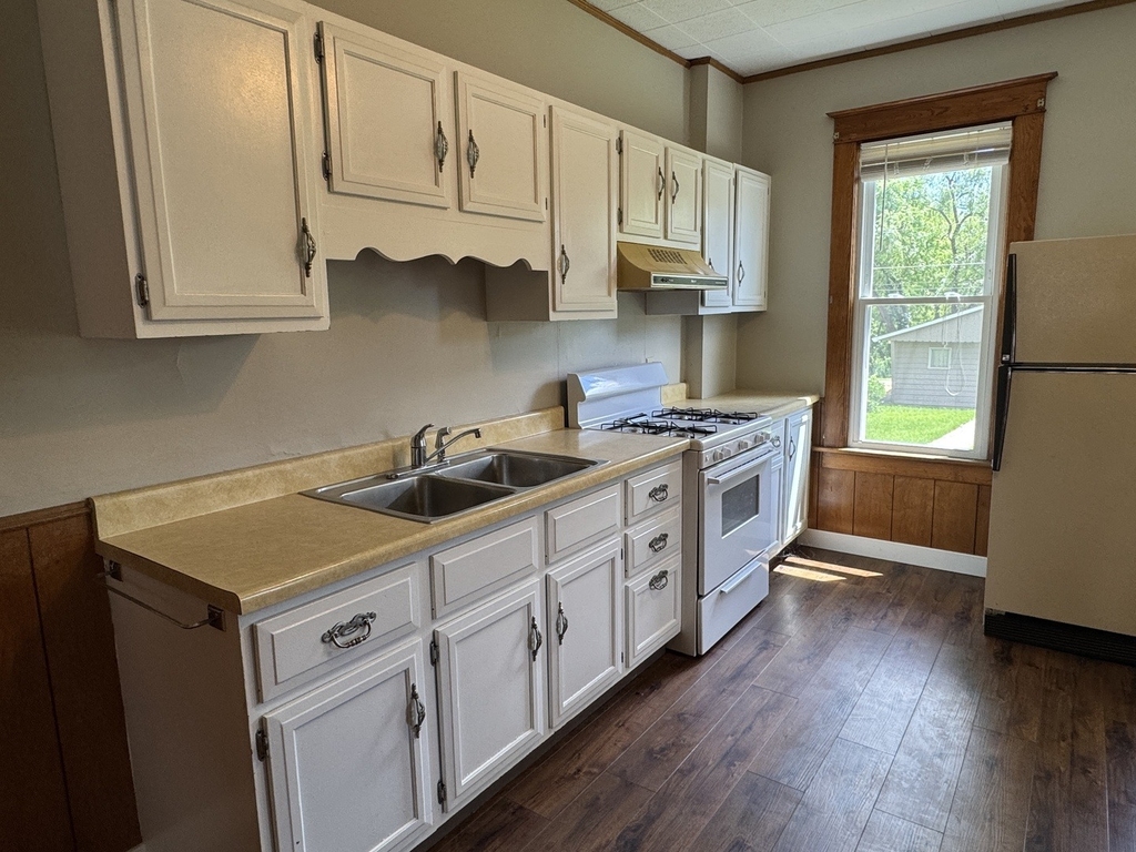 1721 W 16th Street - Photo 5