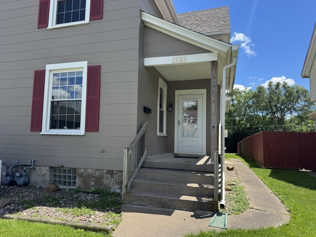 1721 W 16th Street - Photo 1