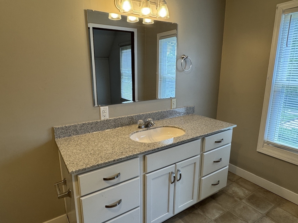 1721 W 16th Street - Photo 12