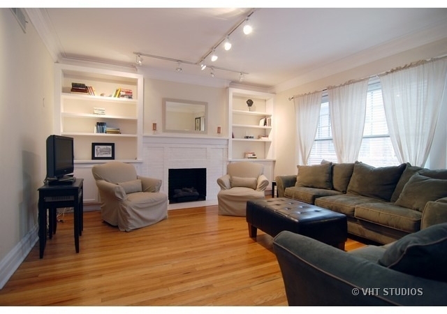 408 W Briar Place - Photo 2