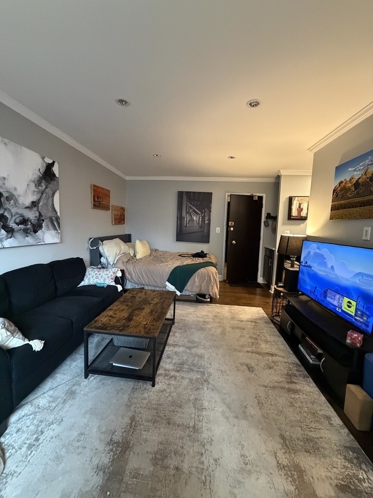 541 W Oakdale Avenue - Photo 4