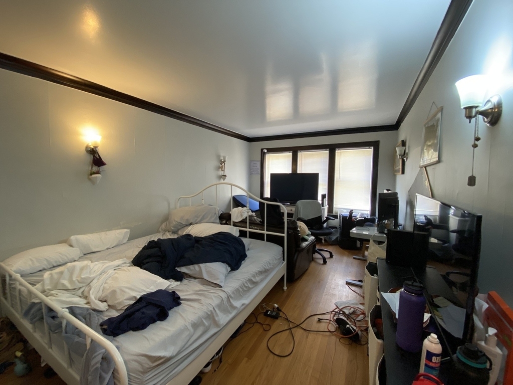 5060 N Wolcott Avenue - Photo 2