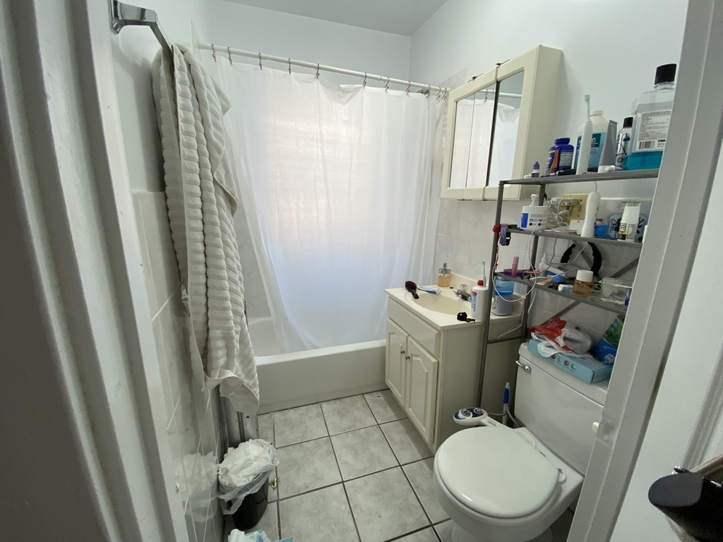 5060 N Wolcott Avenue - Photo 3