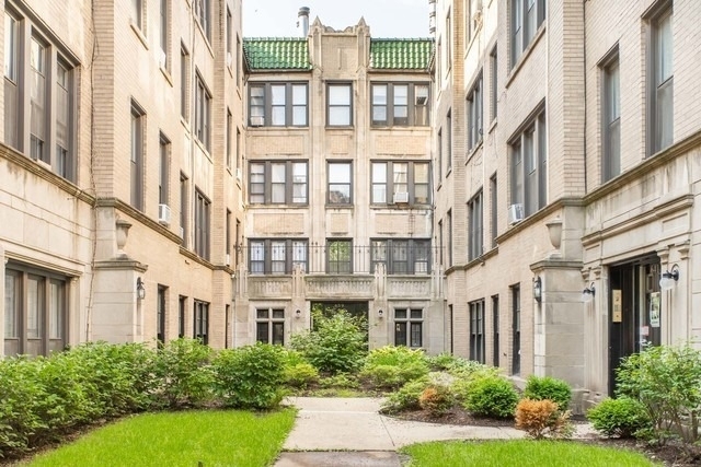635 W Roscoe Street - Photo 0