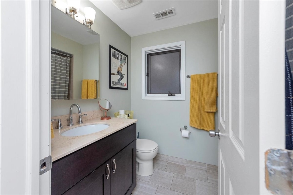 1510 N Elk Grove Avenue - Photo 3