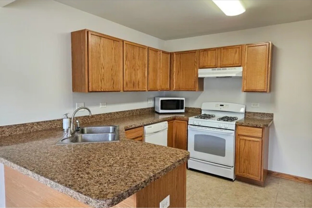 2513 Sumac Drive - Photo 4