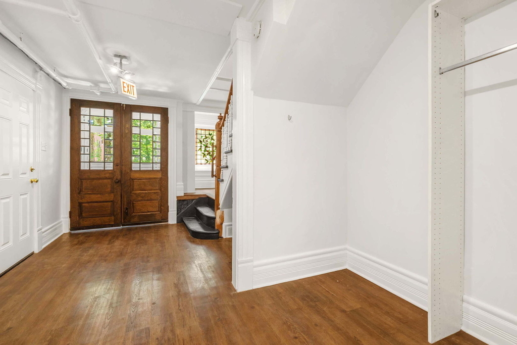 532 W Fullerton Parkway - Photo 1