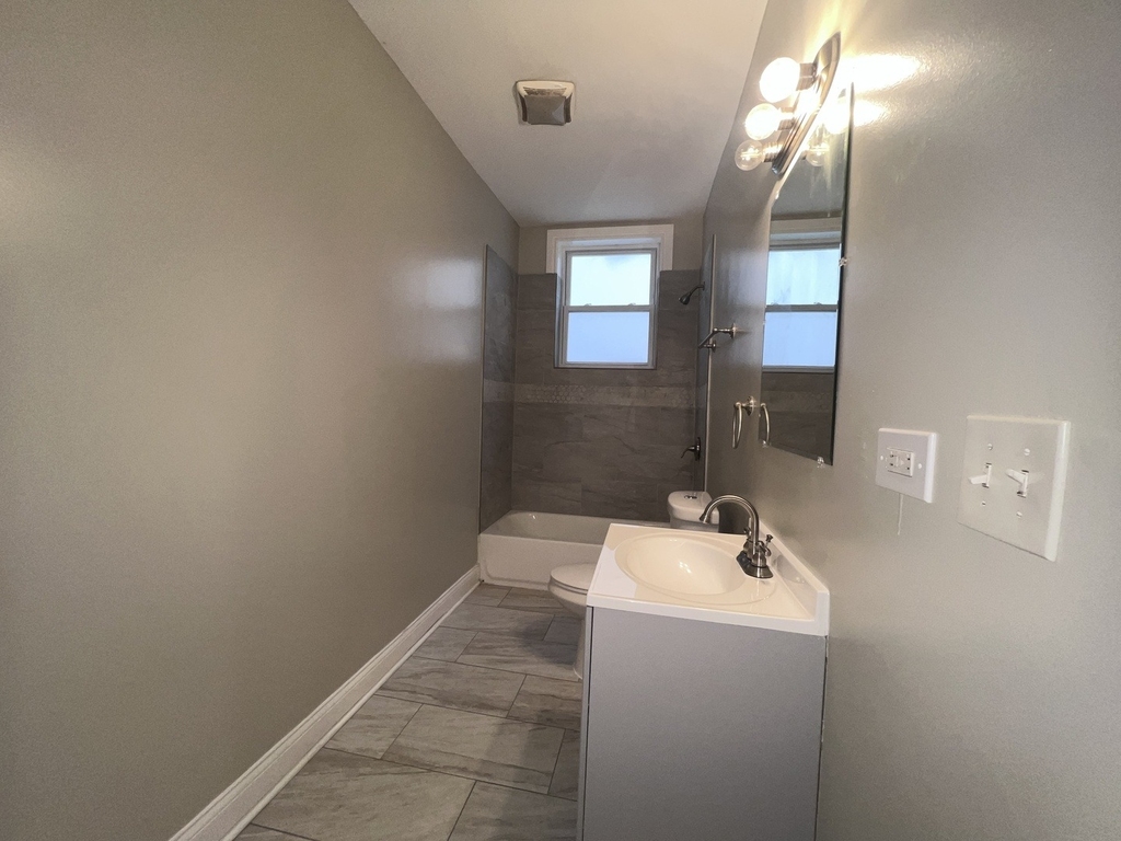 7057 S Normal Boulevard - Photo 10
