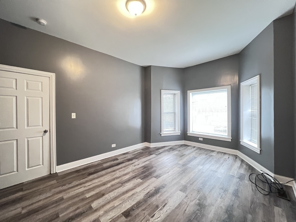 7057 S Normal Boulevard - Photo 5