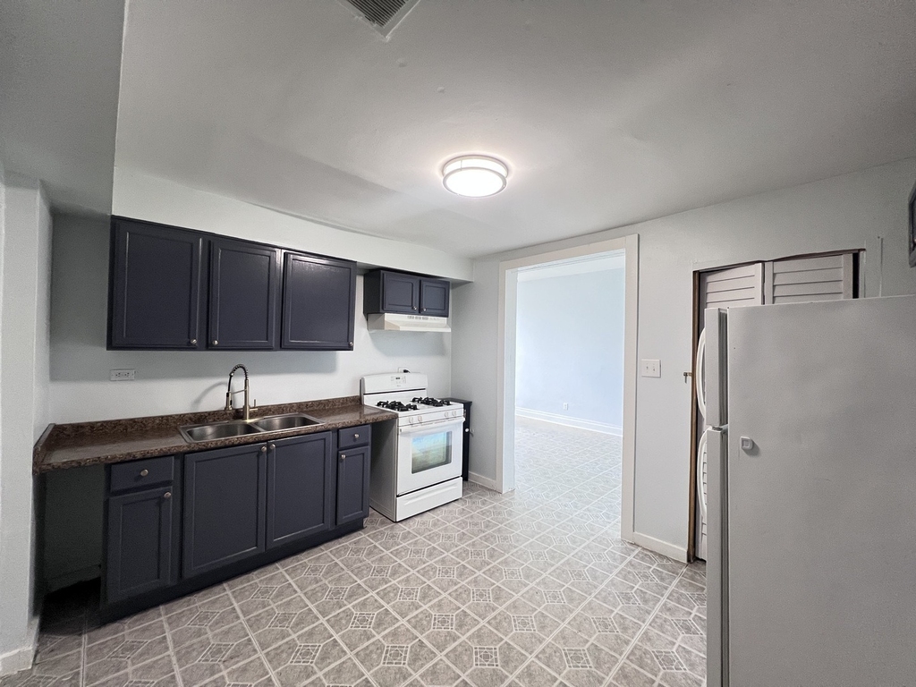 7024 S Wentworth Avenue - Photo 35