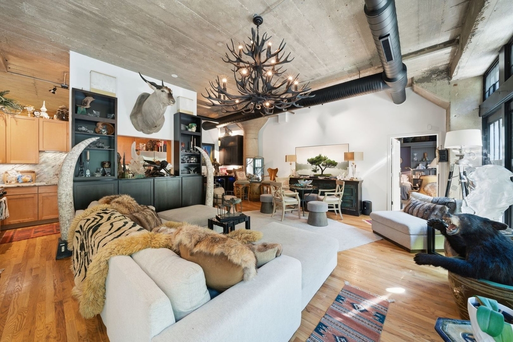 1070 W 15th Street - Photo 4