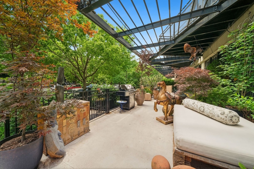 1070 W 15th Street - Photo 17