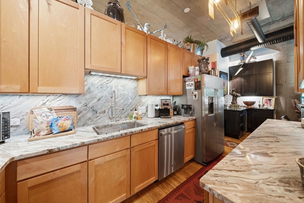 1070 W 15th Street - Photo 7