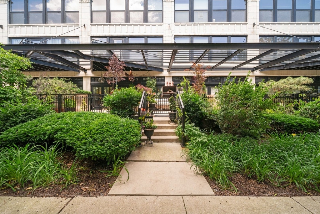 1070 W 15th Street - Photo 1