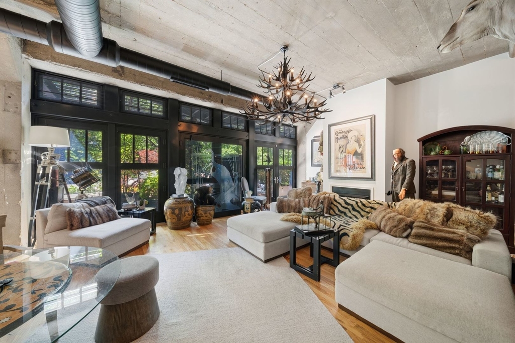 1070 W 15th Street - Photo 3