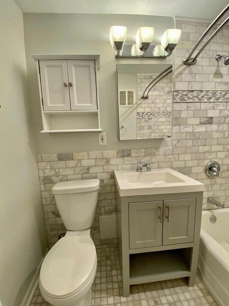 526 W Roscoe Street - Photo 9