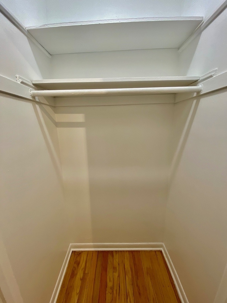 526 W Roscoe Street - Photo 14