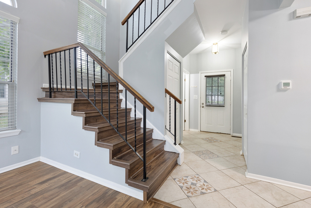 1175 Regency Drive - Photo 7