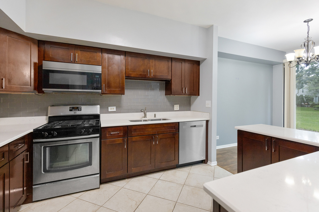 1175 Regency Drive - Photo 4