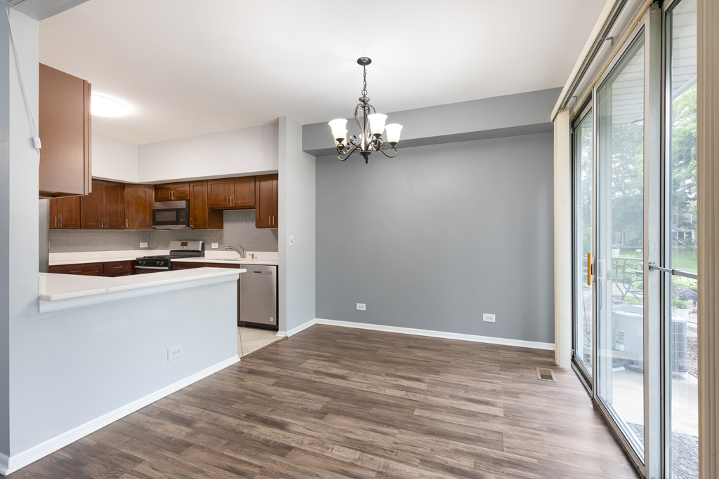 1175 Regency Drive - Photo 6