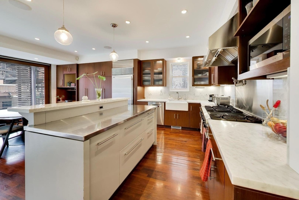 2010 W Bradley Place - Photo 11