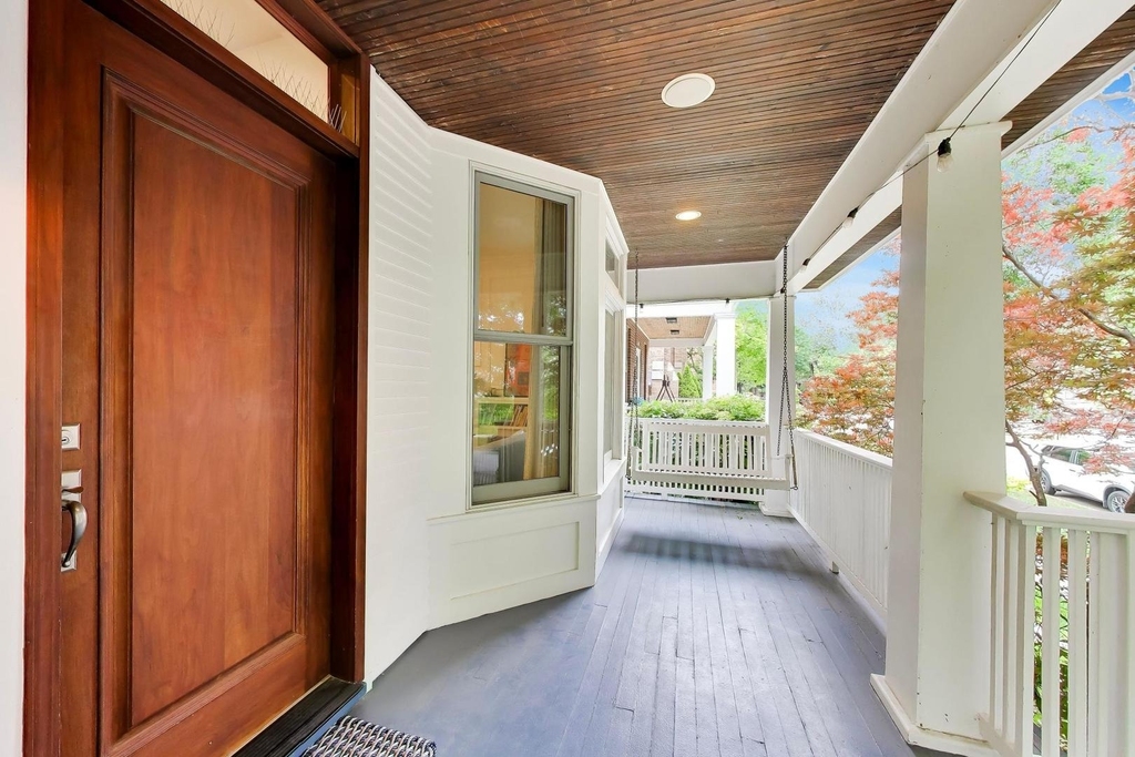 2010 W Bradley Place - Photo 2