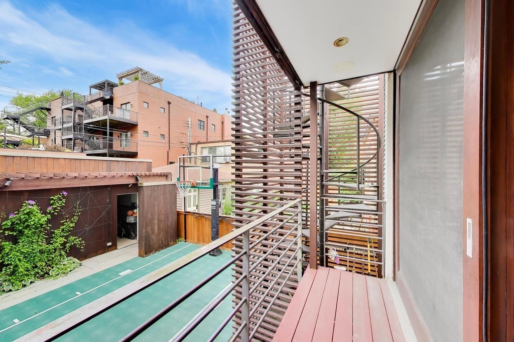 2010 W Bradley Place - Photo 22