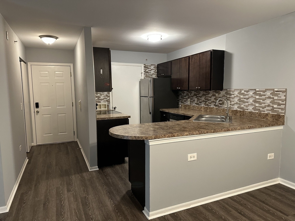 1545 W Crystal Rock Court - Photo 5