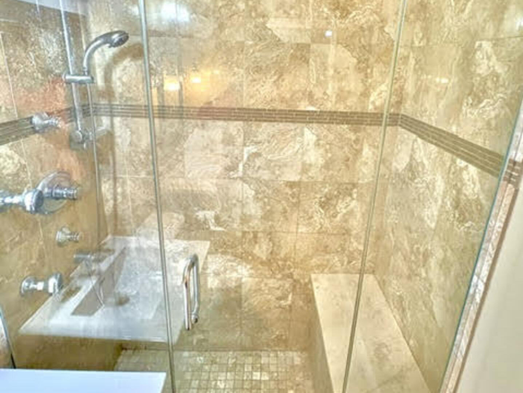 1360 N Sandburg Terrace - Photo 16
