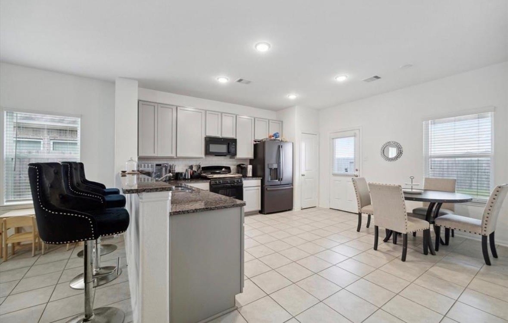 8711 Willet Street - Photo 4