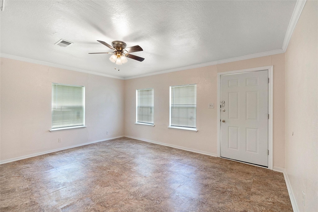 6717 Carver Avenue - Photo 2