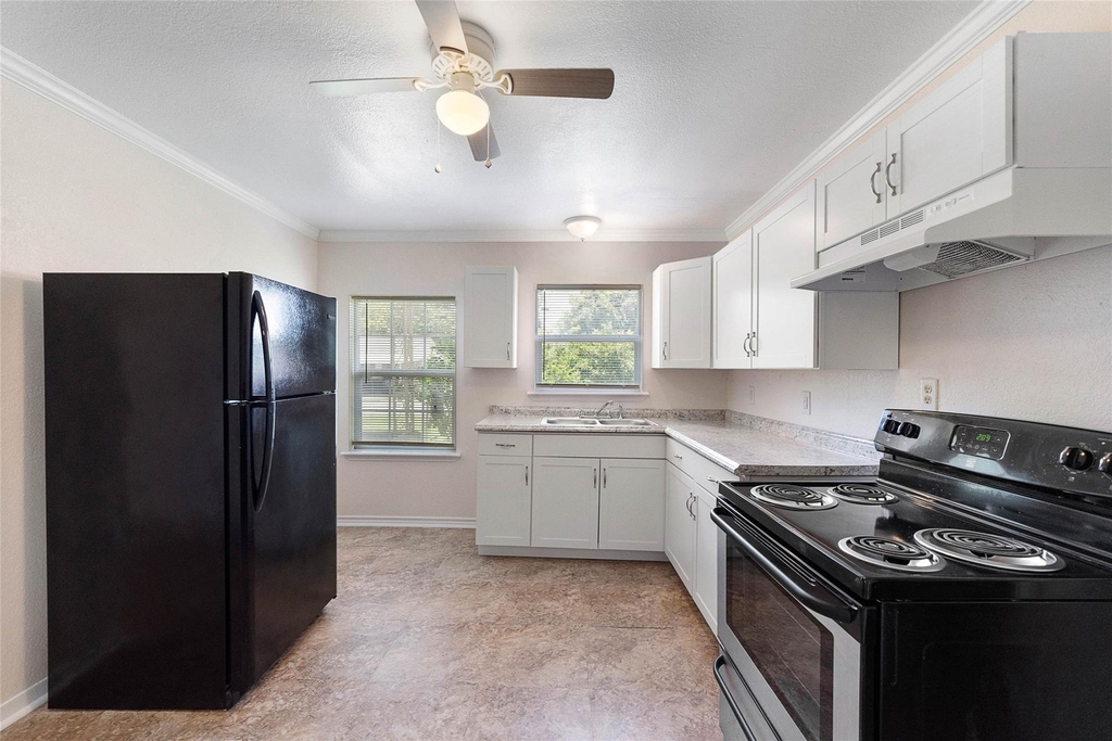 6717 Carver Avenue - Photo 3