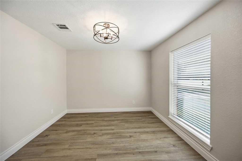5702 Old Lodge Drive - Photo 5