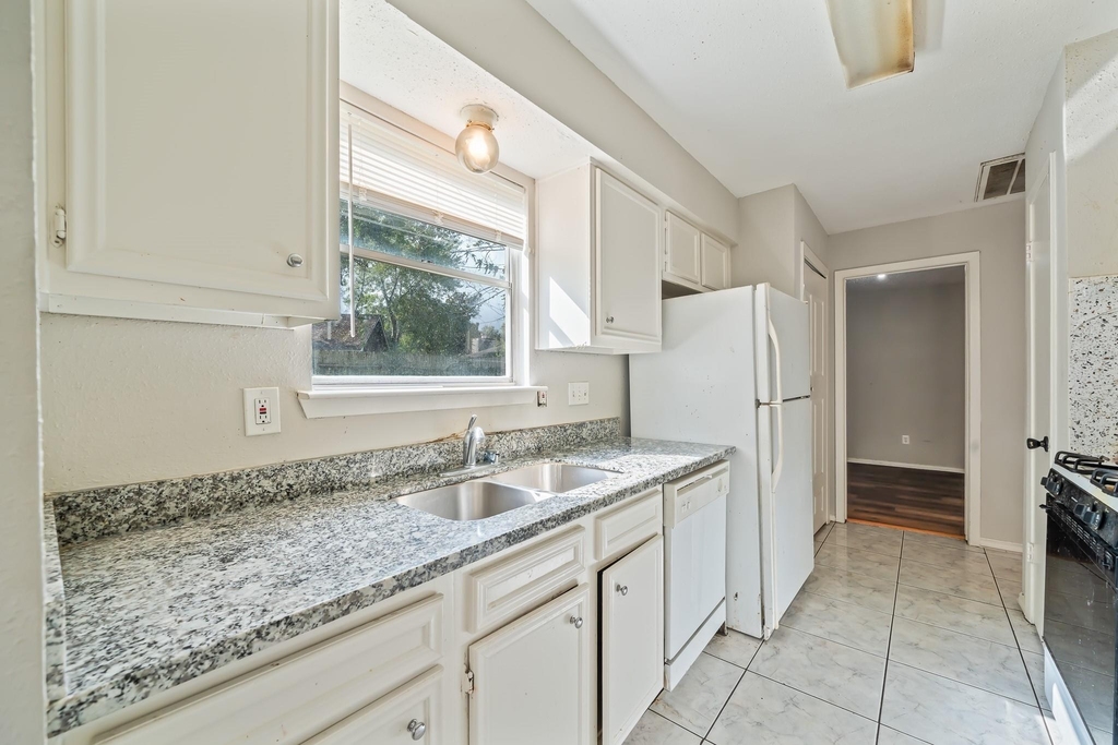 20115 Raingate Lane - Photo 10