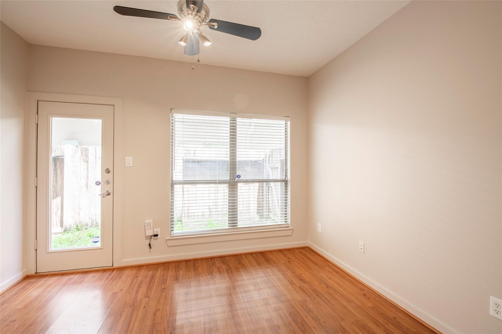 4040 Center Street - Photo 17