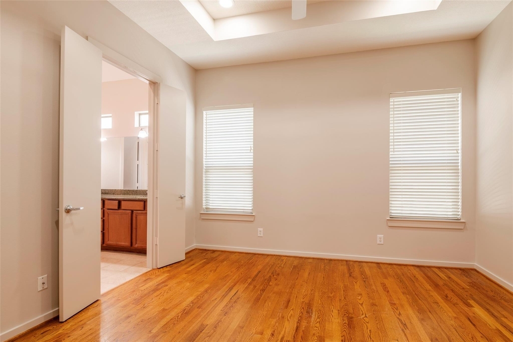 4040 Center Street - Photo 12