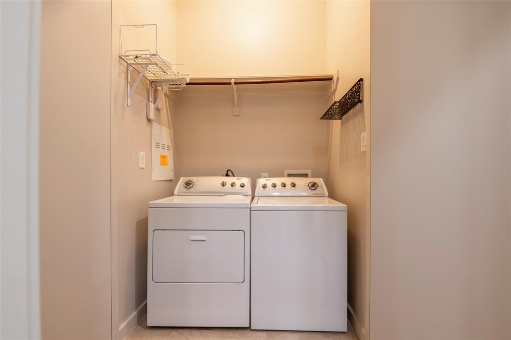 4040 Center Street - Photo 22