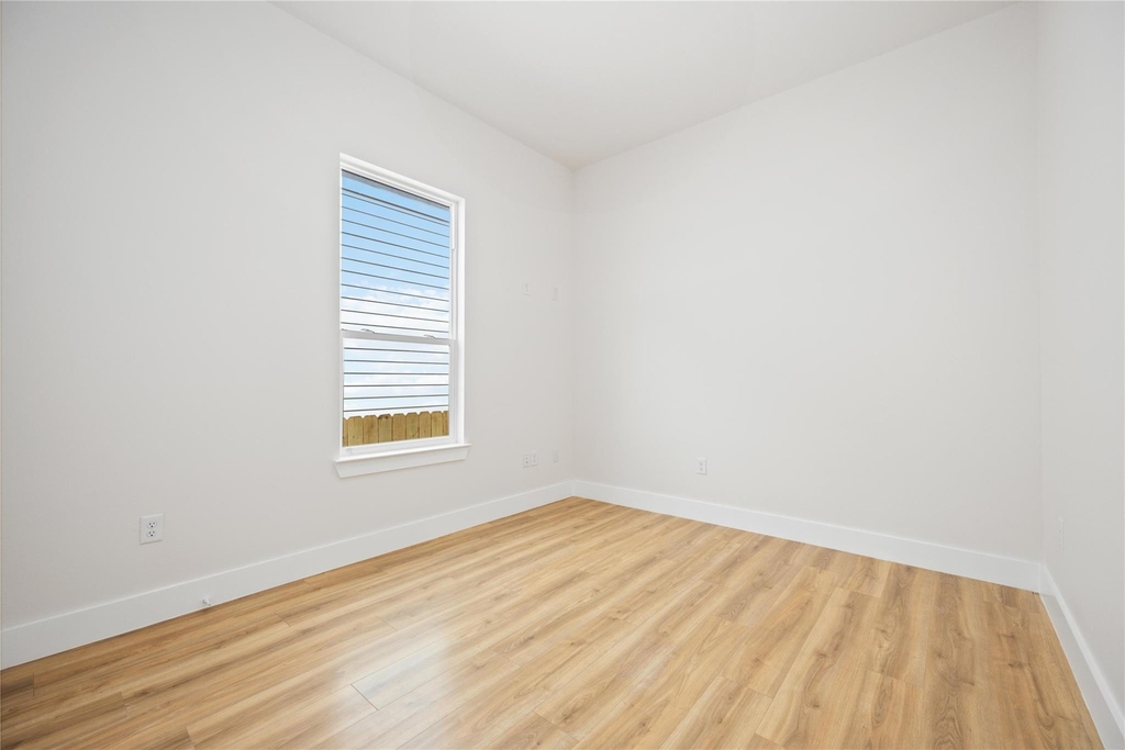 7614 Avenue L - Photo 14