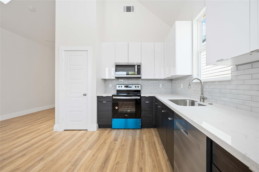 7614 Avenue L - Photo 11