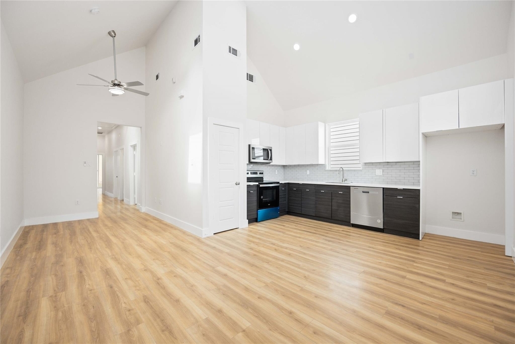 7614 Avenue L - Photo 7