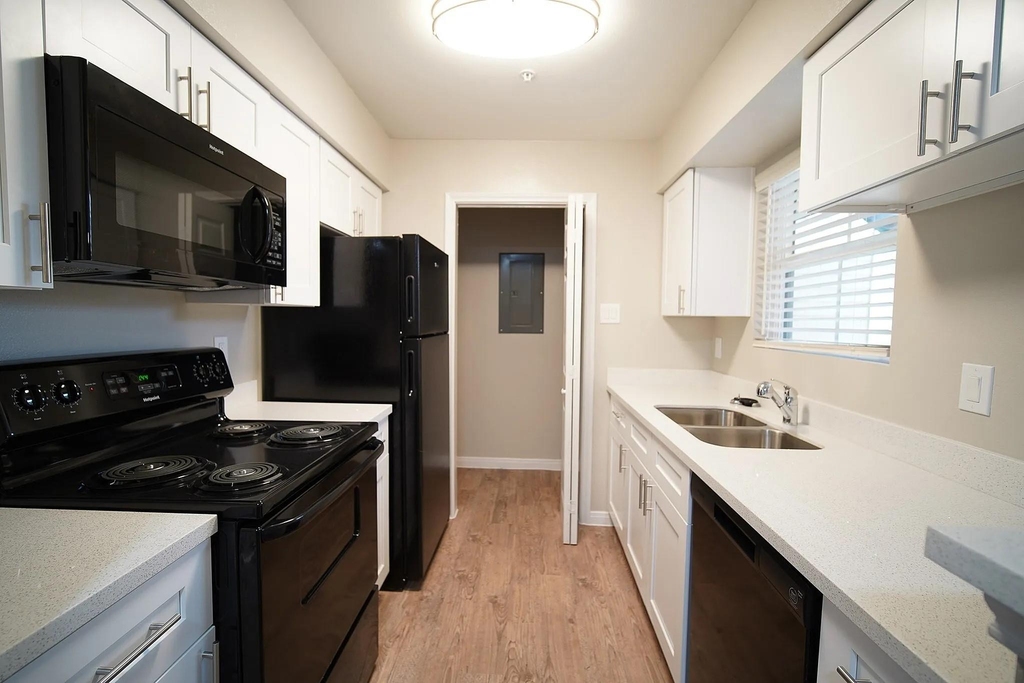 8455 Will Clayton Parkway - Photo 14