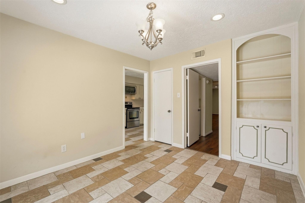 496 N Post Oak Lane - Photo 9