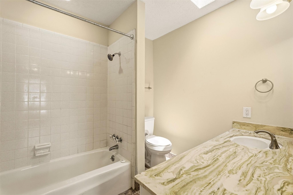 496 N Post Oak Lane - Photo 21