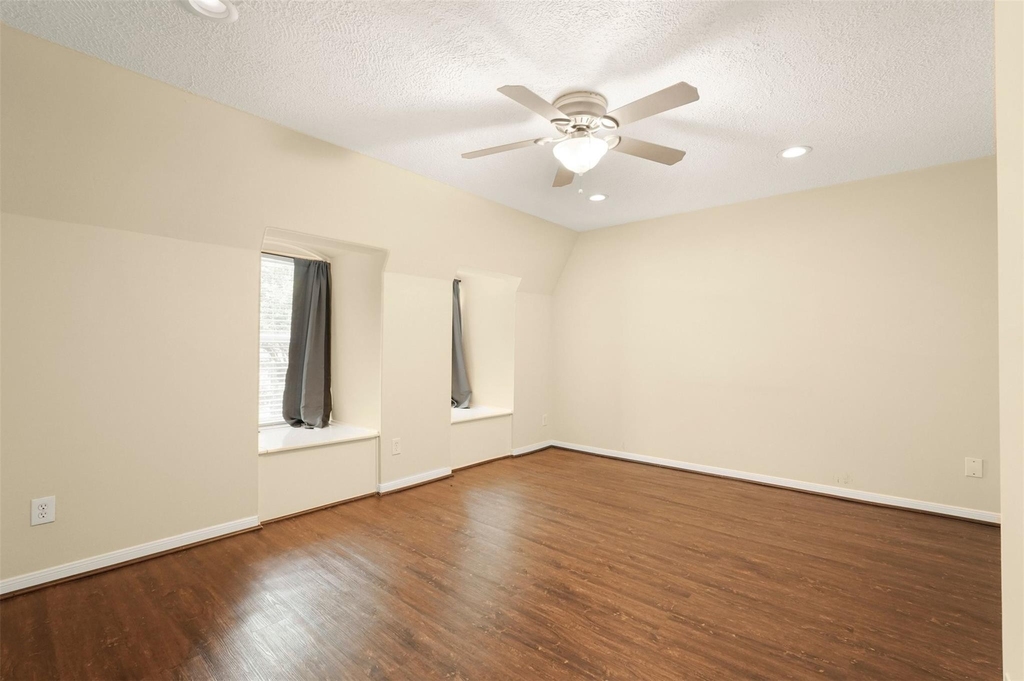 496 N Post Oak Lane - Photo 23