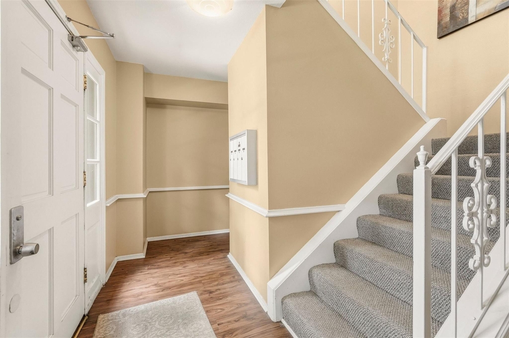 496 N Post Oak Lane - Photo 1