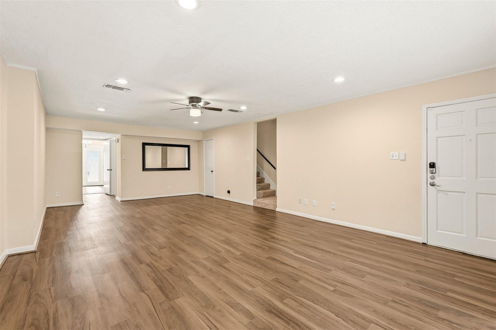 496 N Post Oak Lane - Photo 4