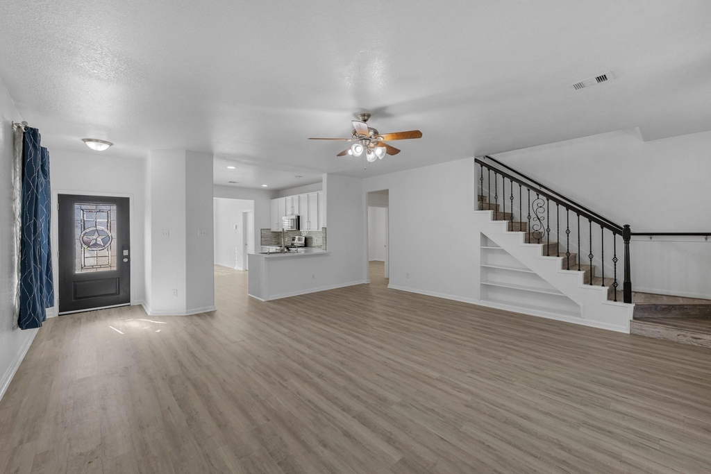 4810 Jarl Court - Photo 3