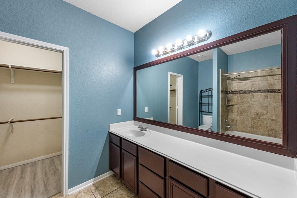 4810 Jarl Court - Photo 10