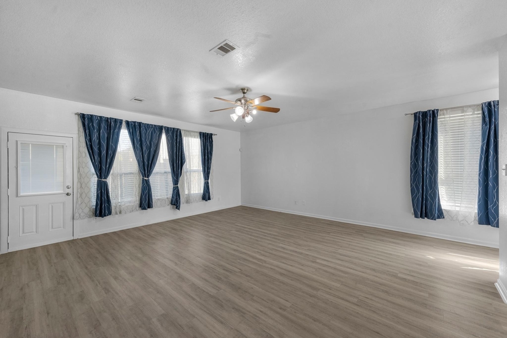 4810 Jarl Court - Photo 6