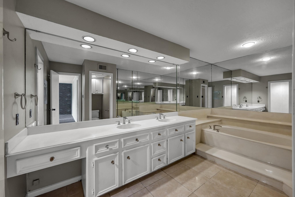4 Waters Edge Street - Photo 8